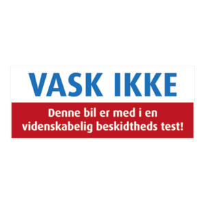 Bumper sticker. Vask ikke. Klistermærke med tryk. Printet på vandfast selvklæbende PVC-folie fra stickers.dk