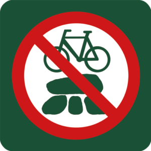 Naturstyrelsens Piktogram Cykling paa gravfhoeje forbudt